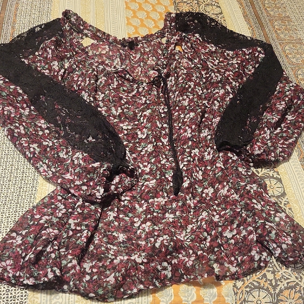 Final Price❗️Floral Black and Burgundy Women's Top